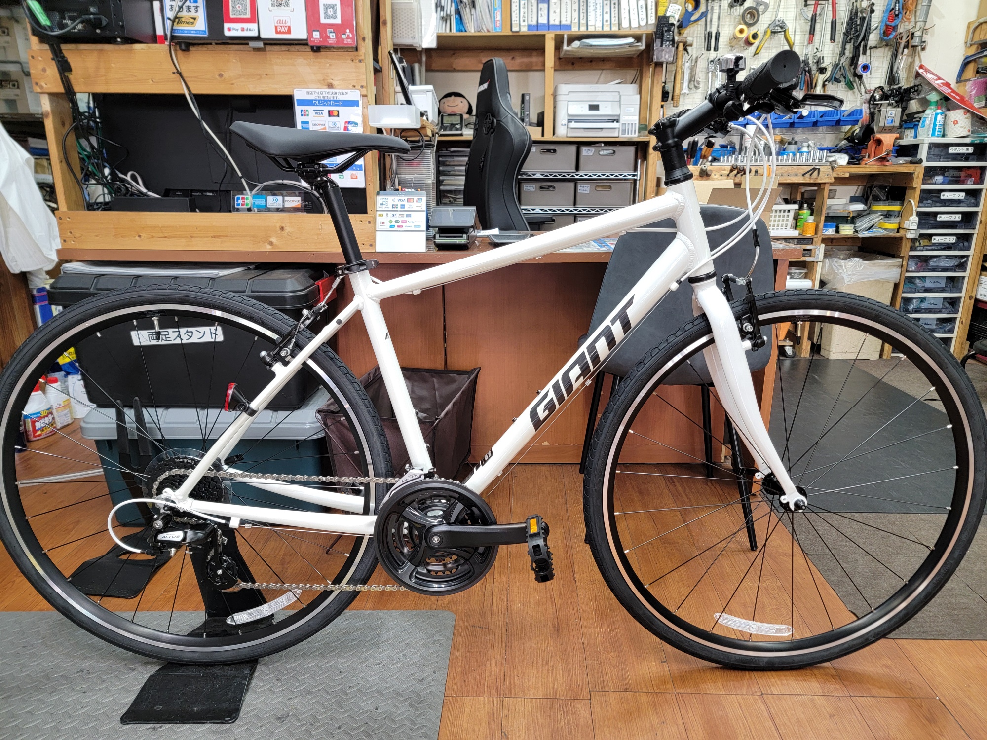 GIANT　ESCAPE R3_2025年モデル23