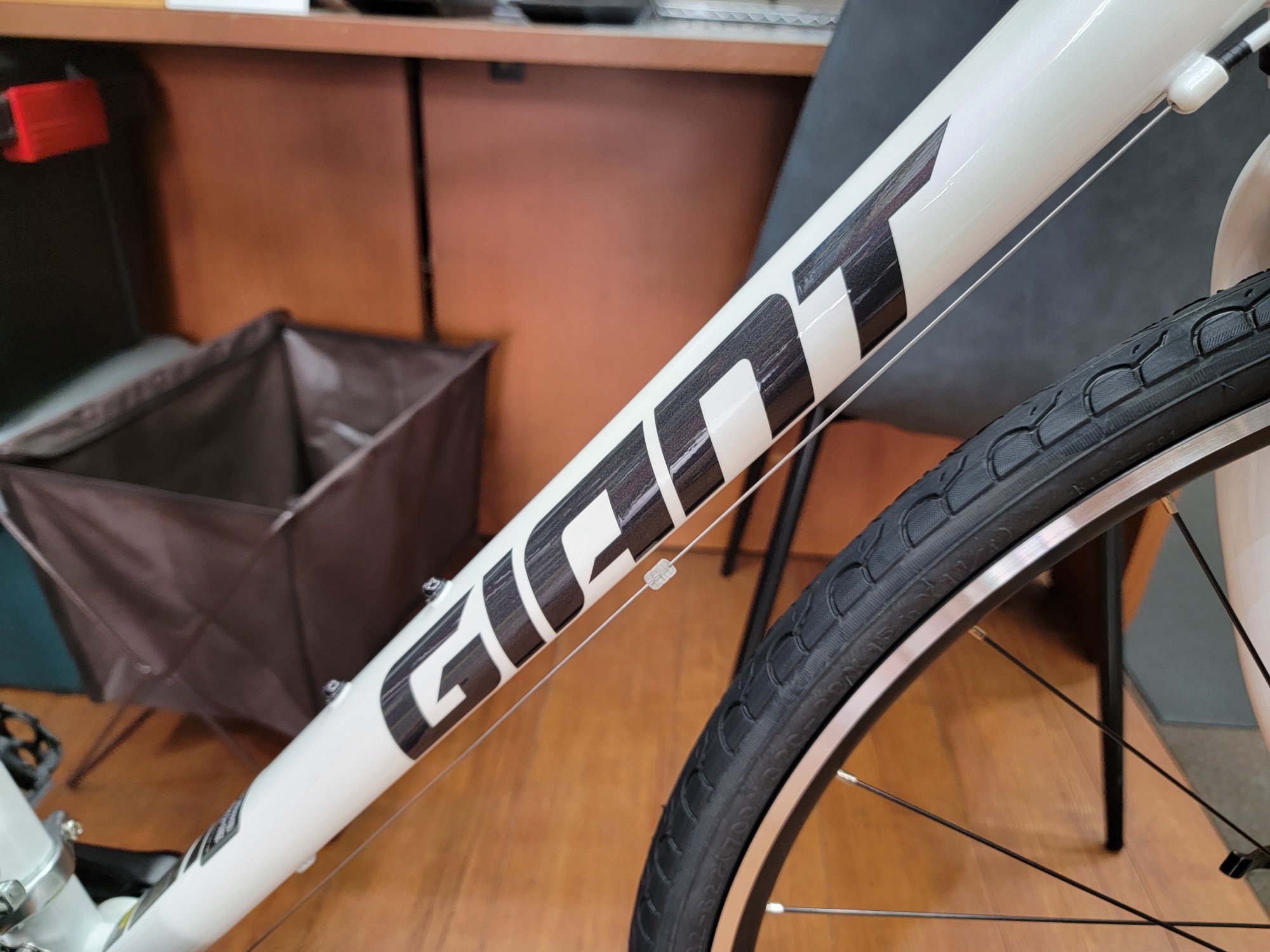 GIANT　ESCAPE R3_2025年モデル25