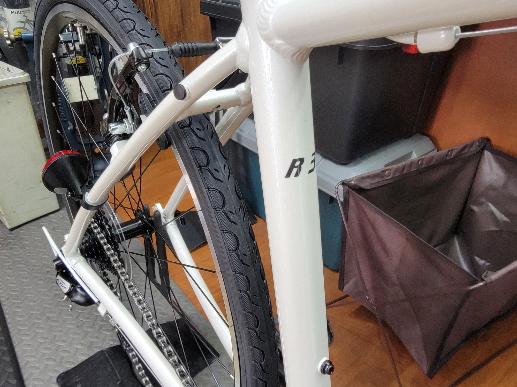 GIANT　ESCAPE R3_2025年モデル27