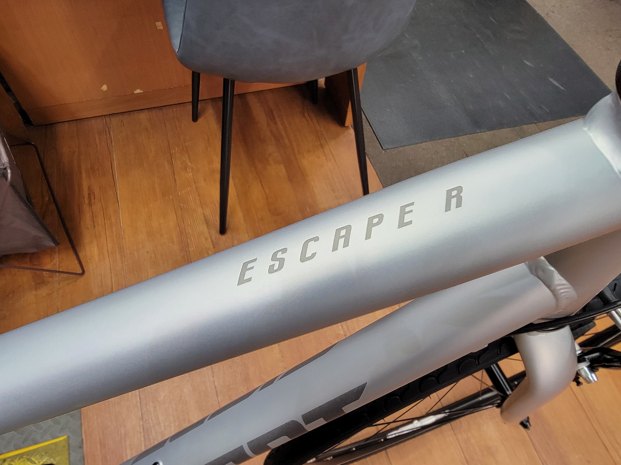 GIANT(ジャイアント) ESCAPE R3 SE(GIANT JAPAN35周年記念モデル GIANT(ジャイアント) ESCAPE R3 SE(GIANT JAPAN35周年記念モデル